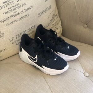 1.5Y Nike LeBron Witness Sneakers DD0424-002